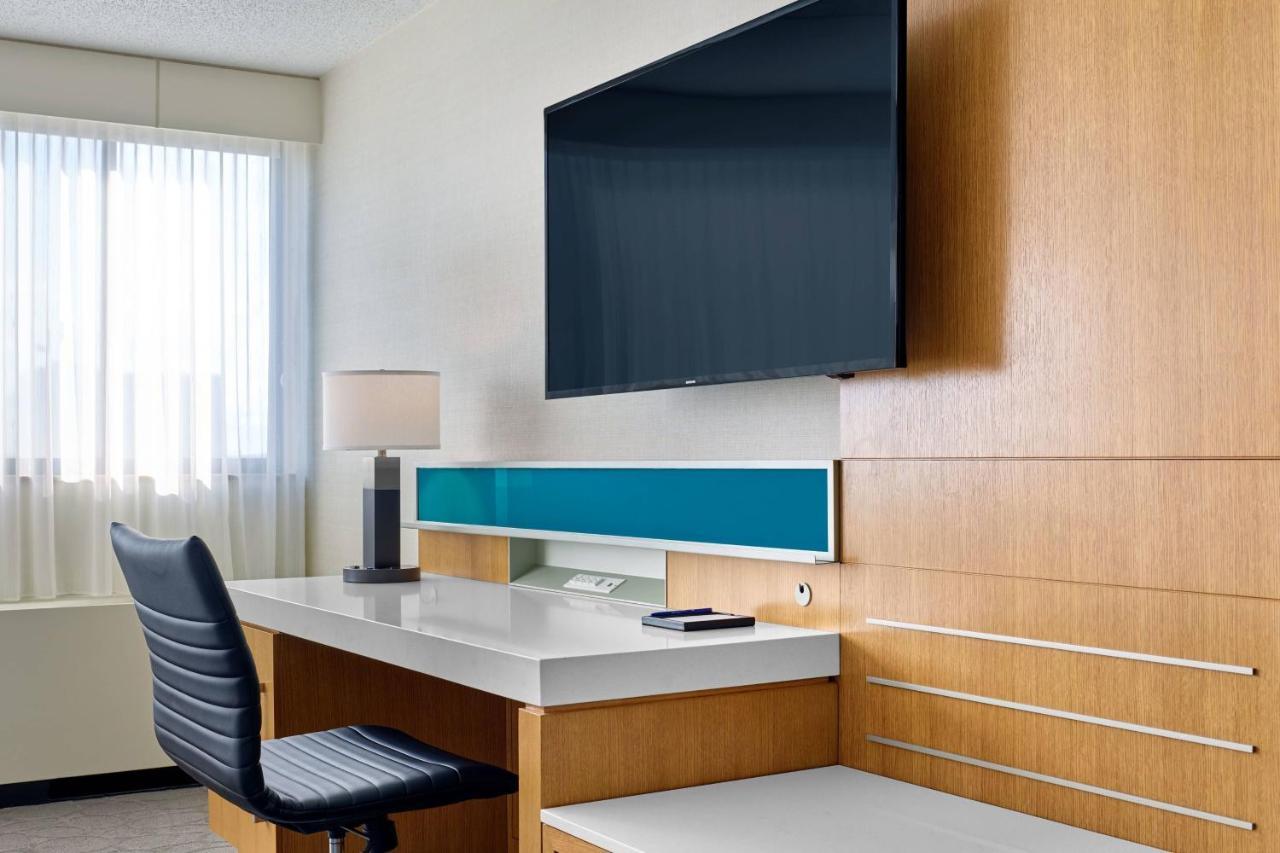 Delta Hotels By Marriott Muskegon Convention Center エクステリア 写真