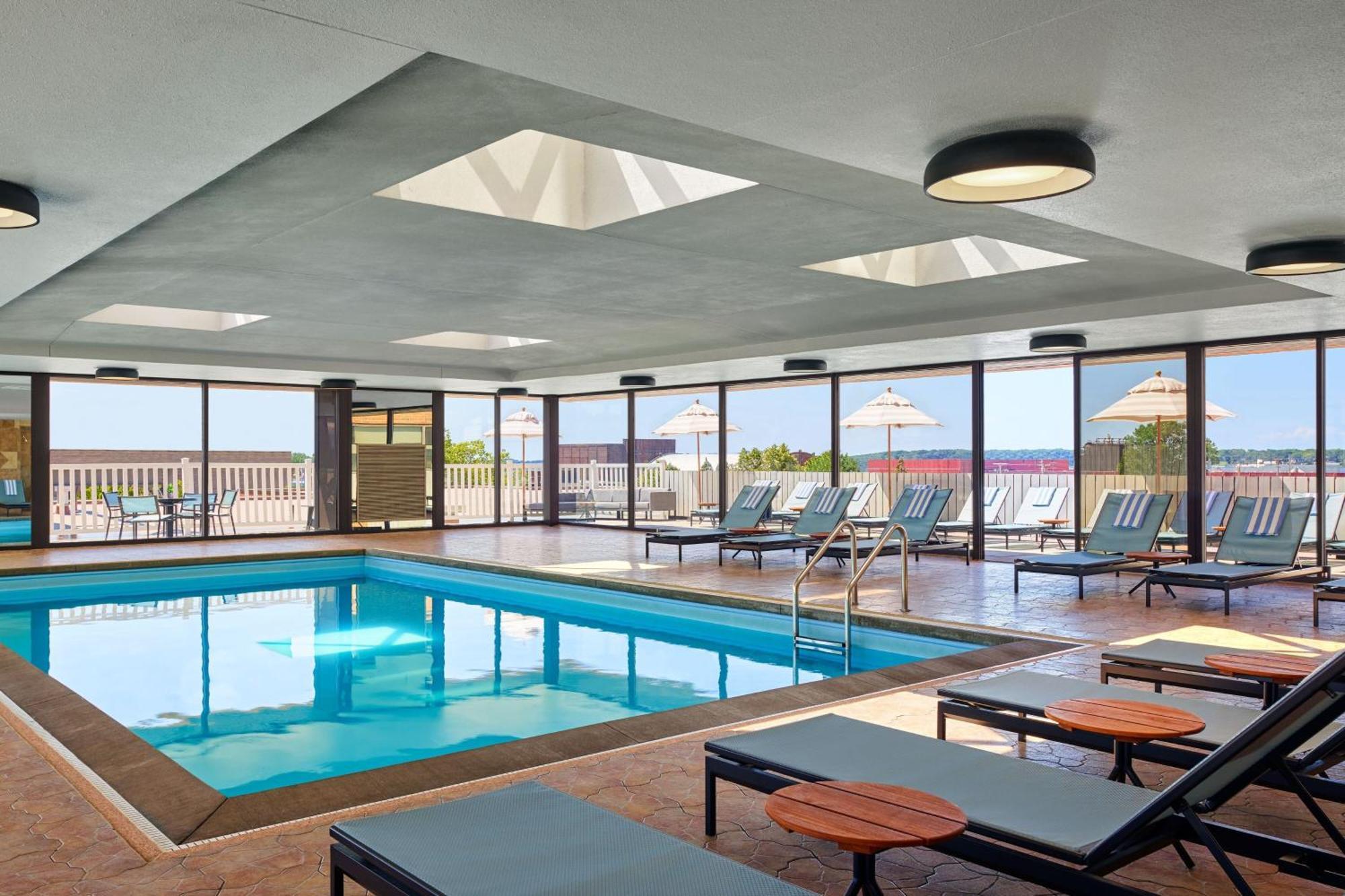 Delta Hotels By Marriott Muskegon Convention Center エクステリア 写真
